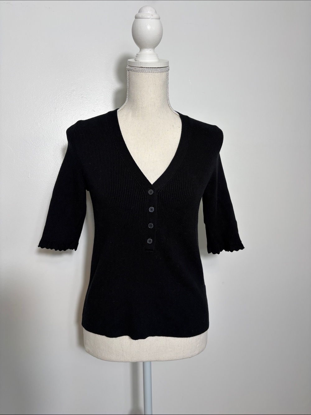 Boden Black V-Neck Ribbed Button Knit Top Size 12